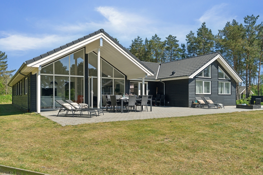 Luksushus nr. 449 har en dejlig terrasse med gode havemøbler til 18 personer.