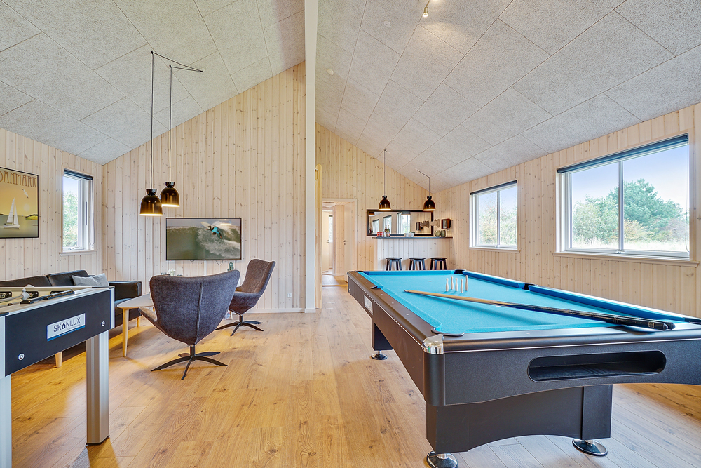 Ud over de mange timer, man kan bruge i husets pool-afdeling, så byder luksushus 472 også på billard/bordtennis og dart