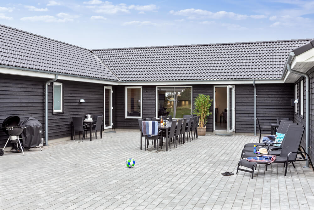 Luksushus nr. 445 har en dejlig terrasse med gode havemøbler til 20 personer.