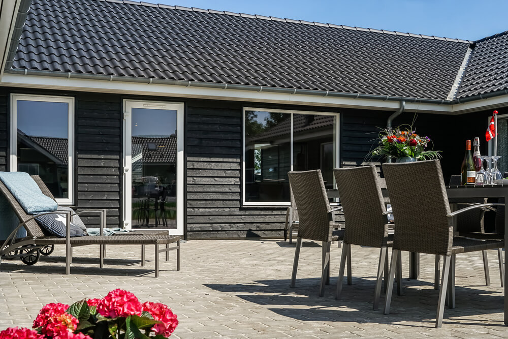 Nyd en grillaften på terrassen i luksushus nr. 451 i Østjylland
