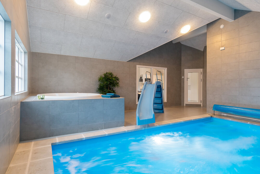 Den lækre pool i luksushuse nr. 460 til 18 personer