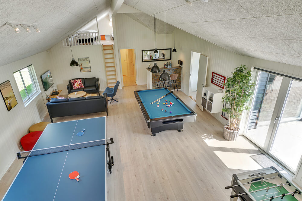 Ud over de mange timer, man kan bruge i husets pool-afdeling, så byder luksushus 480 også på billard/bordtennis og dart