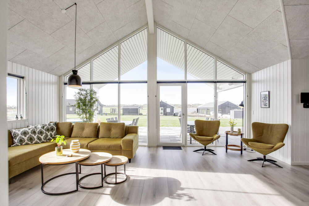 Der er mulighed for hygge i sommerhusets sofaarrangement, når I besøger luksushus nr. 489