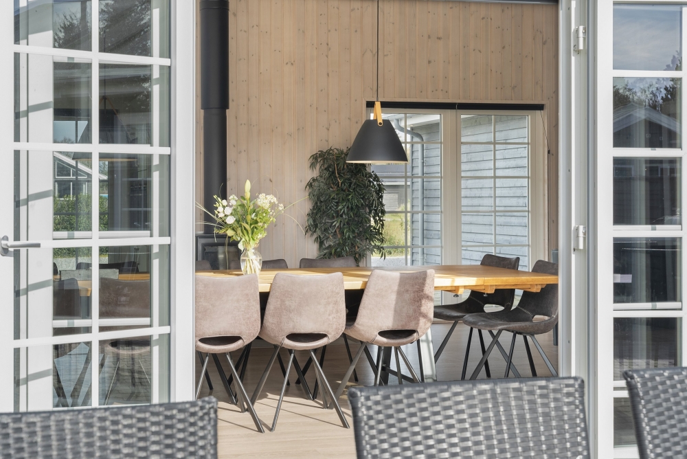 Luksushus nr. 500 har en dejlig terrasse med gode havemøbler til 26 personer.