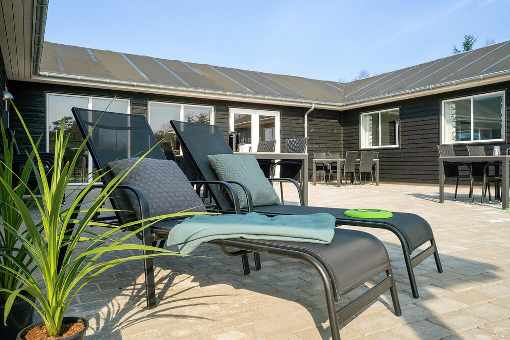 Luksushus nr. 727 har en dejlig terrasse med gode havemøbler til 24 personer.