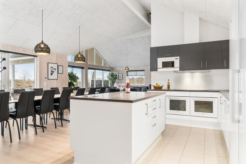 Køkkenet i luksushus nr. 733 er godt indrettet.