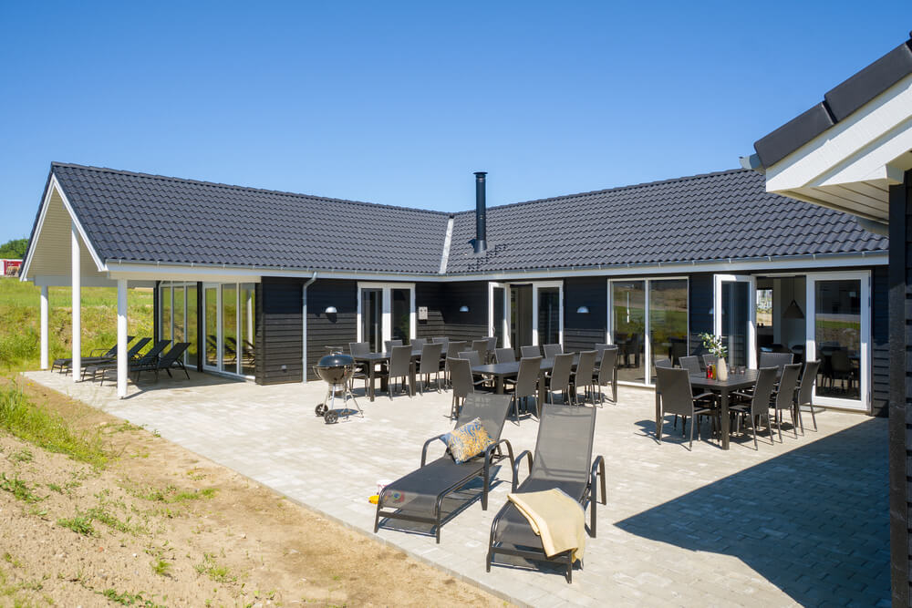 Luksushus nr. 491 har en dejlig terrasse med gode havemøbler til 30 personer.