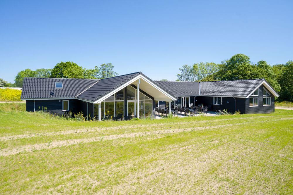Nyd en grillaften på terrassen i luksushus nr. 491 i Sydjylland