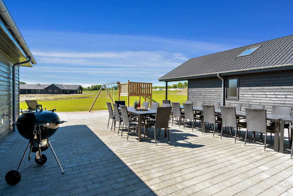 Luksushus nr. 493 har en dejlig terrasse med gode havemøbler til 24 personer.