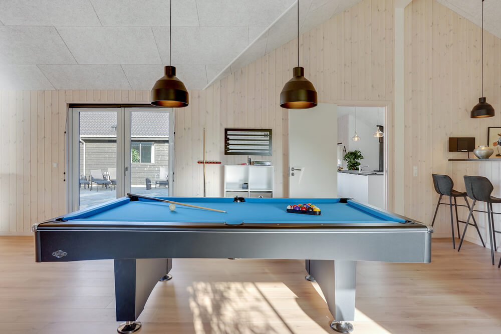 Ud over de mange timer, man kan bruge i husets pool-afdeling, så byder luksushus 499 også på billard/bordtennis og dart