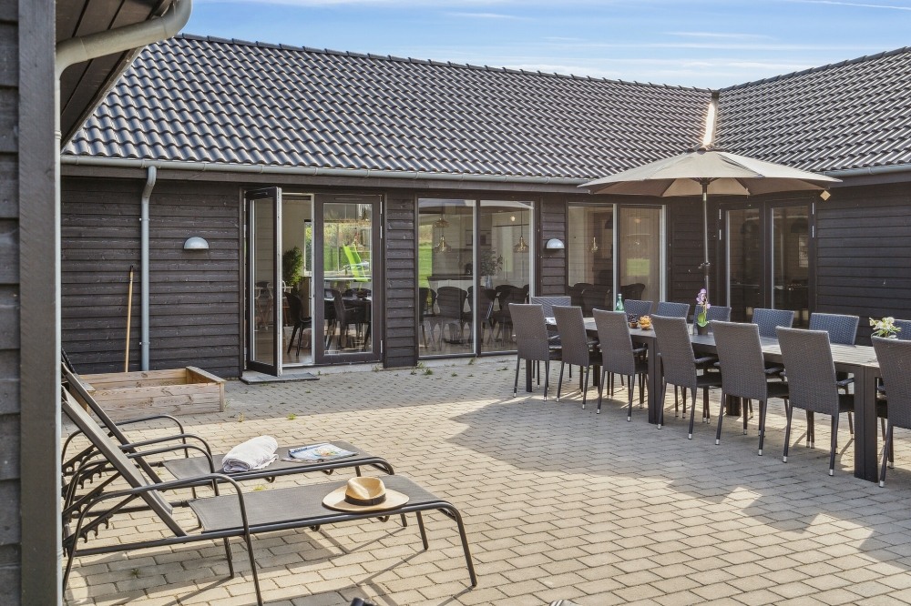 Luksushus nr. 499 har en dejlig terrasse med gode havemøbler til 24 personer.