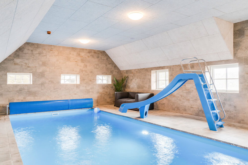 Tag en dukkert i poolen i luksushus nr. 528 i Vestjylland.