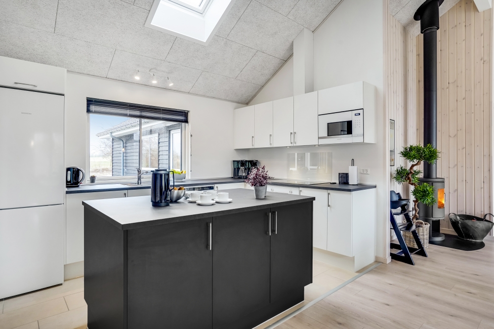 Køkkenet i luksushus nr. 527 er godt indrettet.