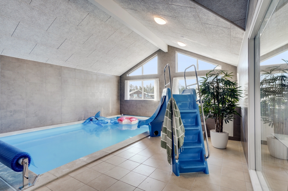 Den lækre pool i luksushuse nr. 523 til 18 personer
