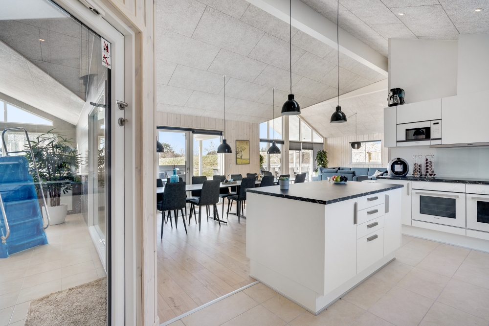 Velindrettet køkken i luksushus nr. 523 i Nordjylland.