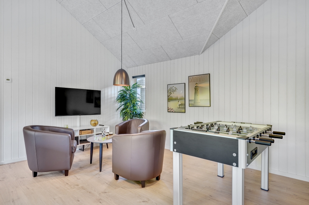 Dyst i sommerhusets aktivitetsrum, når I besøger luksushus nr. 536 i Vestjylland.