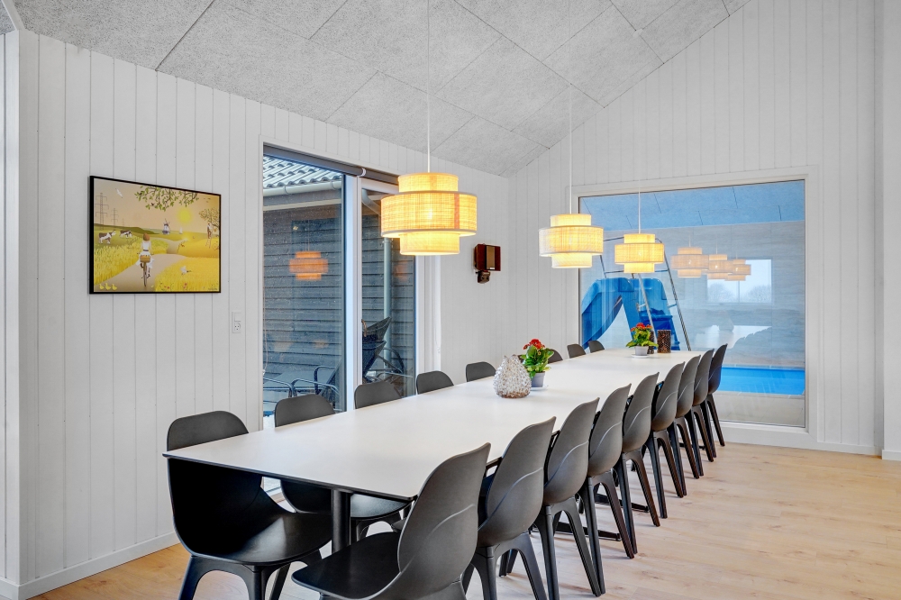 Opholdsrum med plads til 18 i luksushus nr. 537.