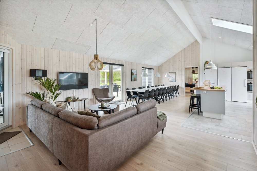 Sofaen i luksushus 535 i Vestjylland indbyder til brætspil eller at se en film sammen.