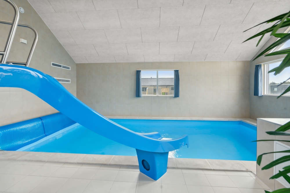 Den lækre pool i luksushuse nr. 535 til 20 personer