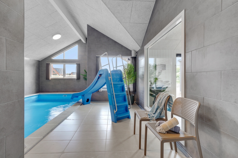 Den lækre pool i luksushuse nr. 541 til 18 personer