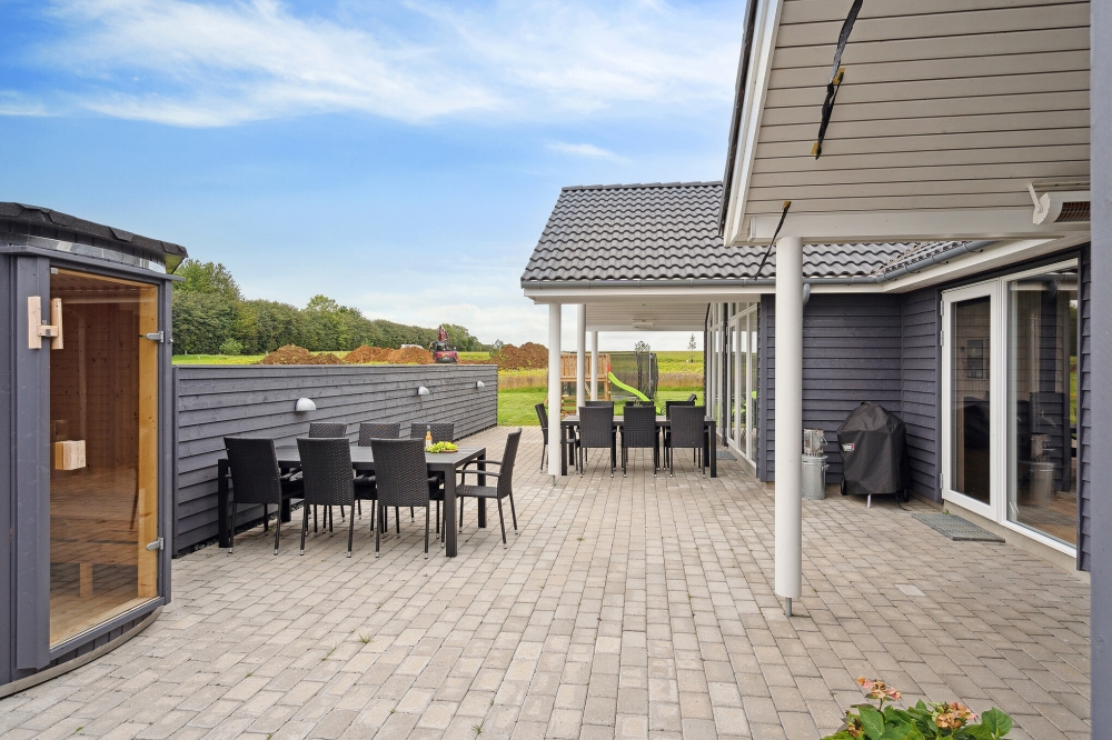 Nyd en grillaften på terrassen i luksushus nr. 544 i Østjylland
