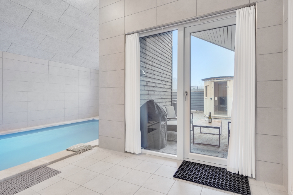 Den lækre pool i luksushuse nr. 549 til 14 personer