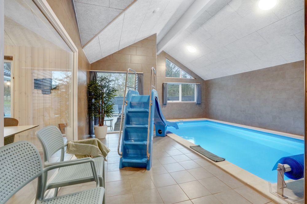 Den lækre pool i luksushuse nr. 545 til 18 personer
