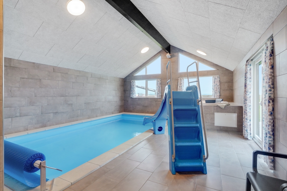 Den lækre pool i luksushuse nr. 551 til 24 personer