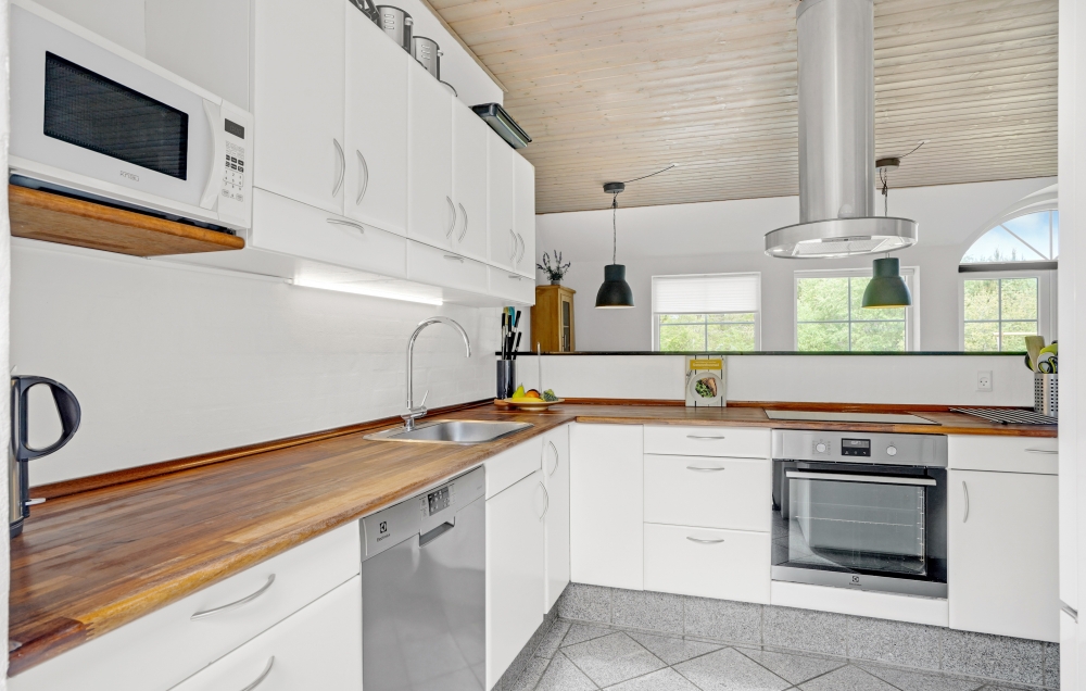 Køkkenet i luksushus nr. 573 er godt indrettet.