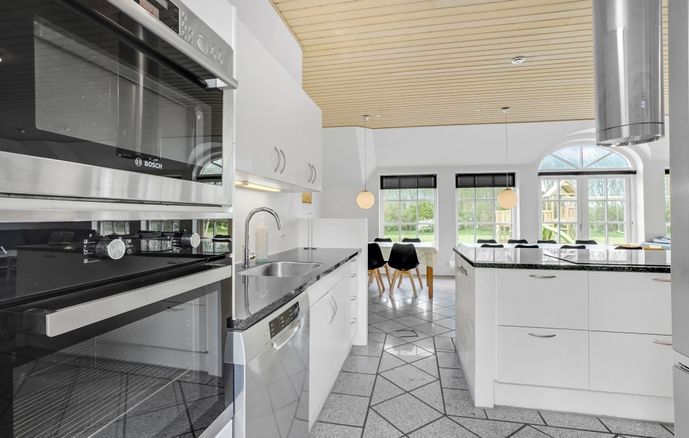 Velindrettet køkken i luksushus nr. 576 i Vestjylland.