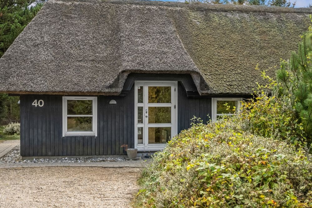 I Vestjylland ligger dette fine poolhus nr. 552 med plads til 12 personer.