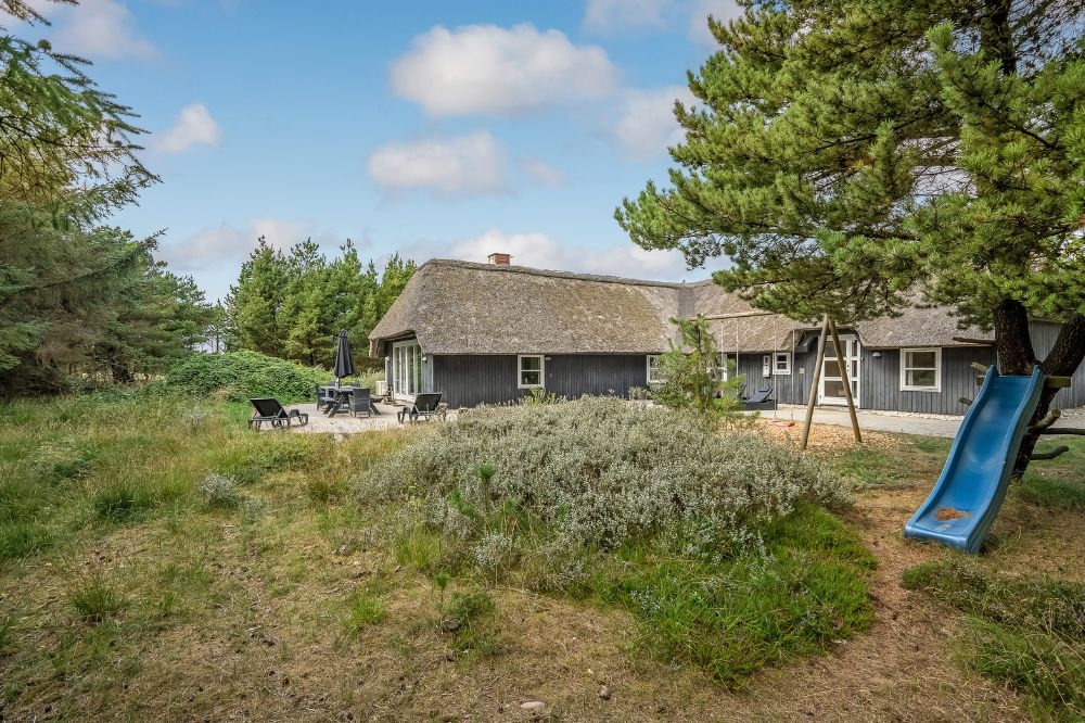 Flot sommerhus nr. 552 med god plads til op til 12 personer