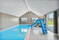 Den lækre pool i luksushuse nr. 579 til 26 personer