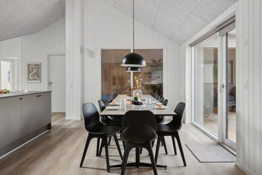 Opholdsrum med plads til 14 i luksushus nr. 593.