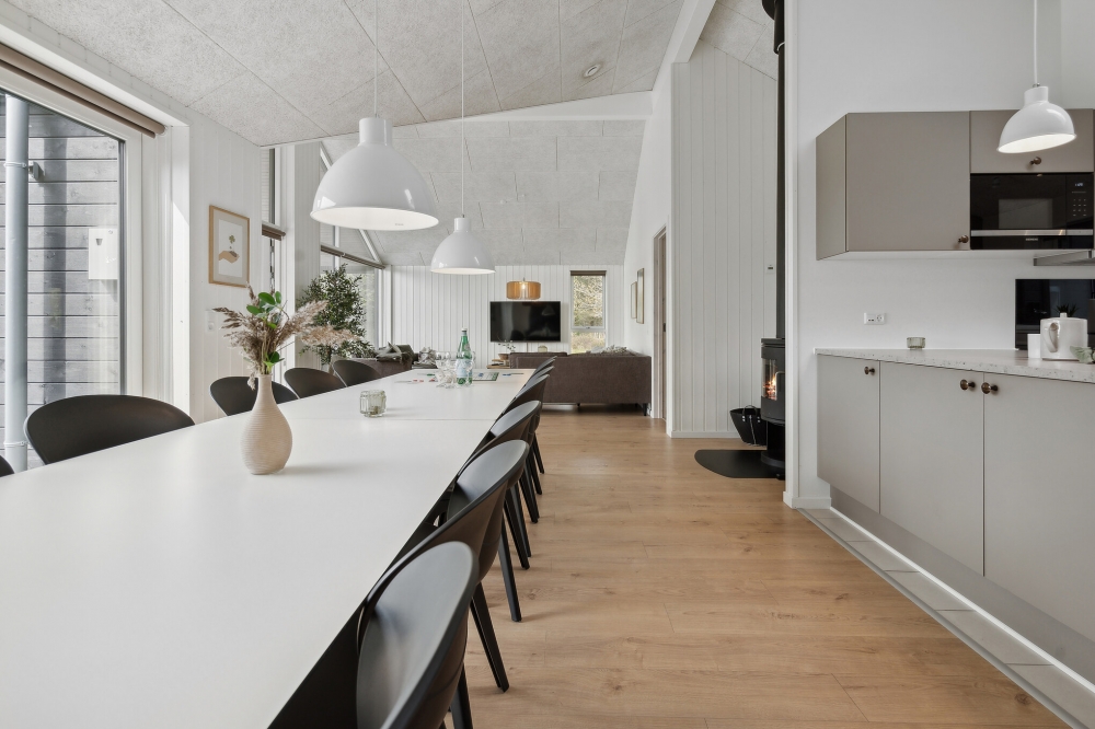 Opholdsrum med plads til 16 i luksushus nr. 595.