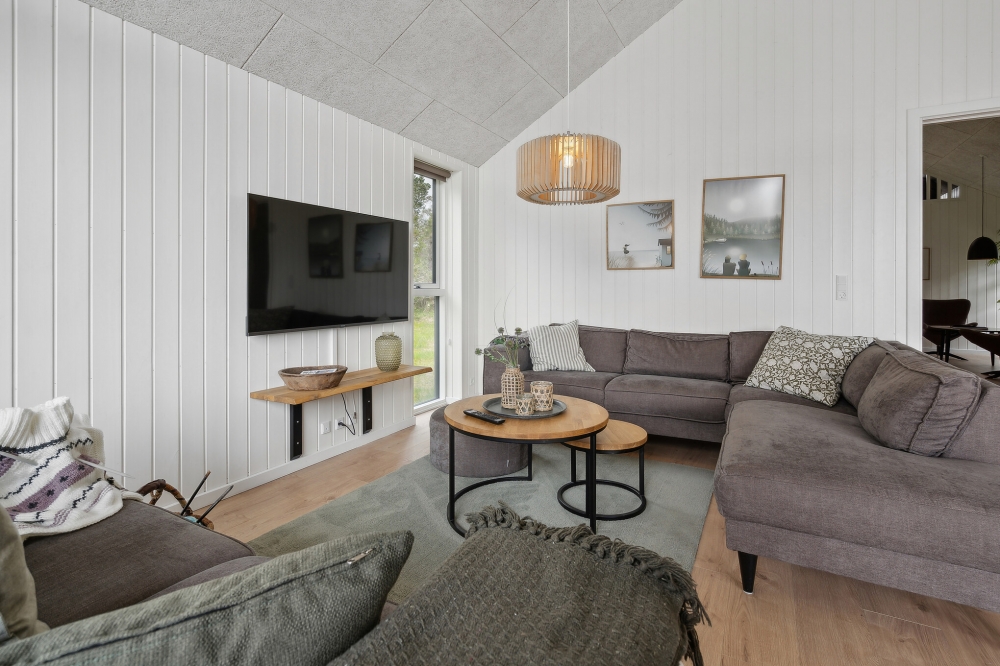 Sofaen i luksushus 595 i Sydjylland indbyder til brætspil eller at se en film sammen.