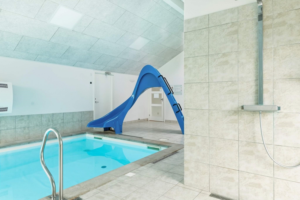 Den lækre pool i luksushuse nr. 602 til 26 personer