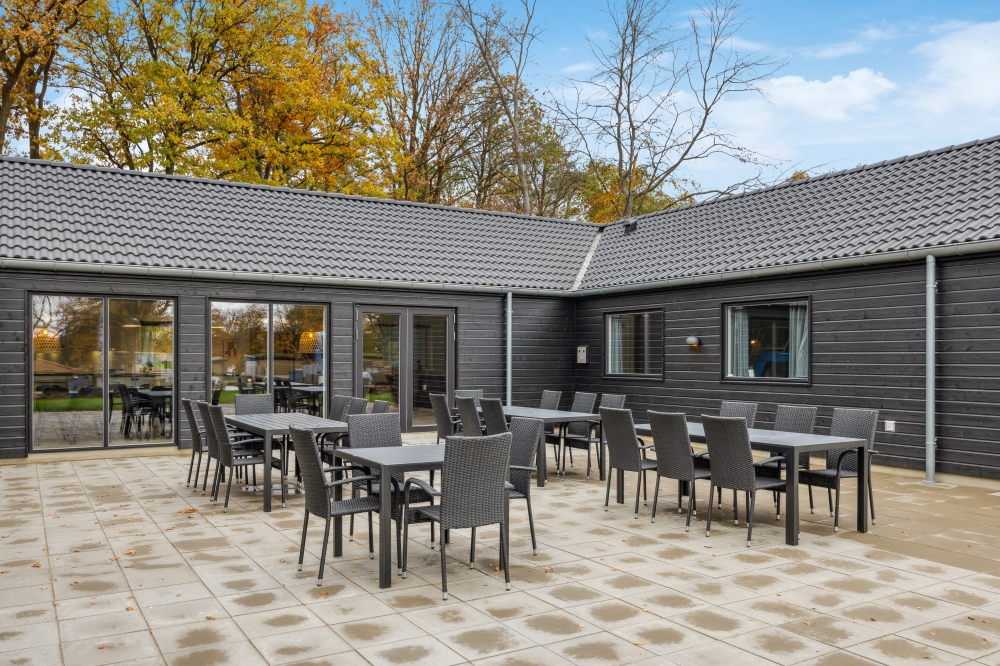 Luksushus nr. 758 har en dejlig terrasse med gode havemøbler til 22 personer.
