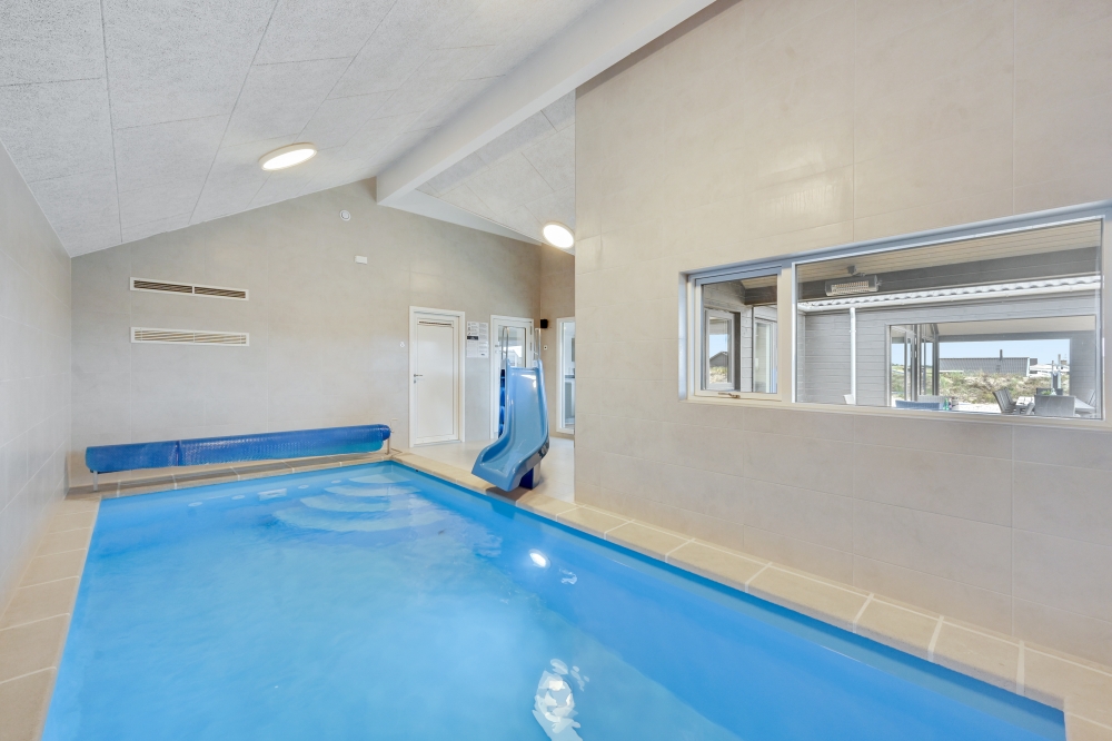 Den lækre pool i luksushuse nr. 622 til 18 personer