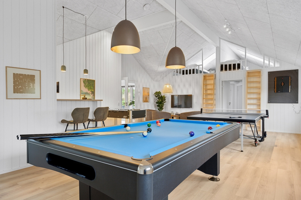 Ud over de mange timer, man kan bruge i husets pool-afdeling, så byder luksushus 627 også på billard/bordtennis og dart