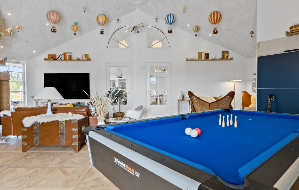 Ud over de mange timer, man kan bruge i husets pool-afdeling, så byder luksushus 629 også på billard/bordtennis og dart