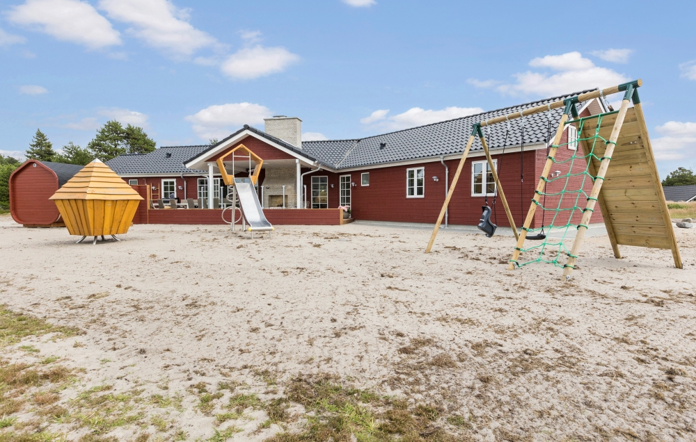Dette skønne poolhus nr. 629 med plads til 20 personer ligger i Sydjylland