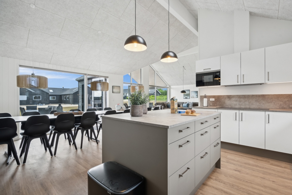 Velindrettet køkken i luksushus nr. 632 i Sydjylland.