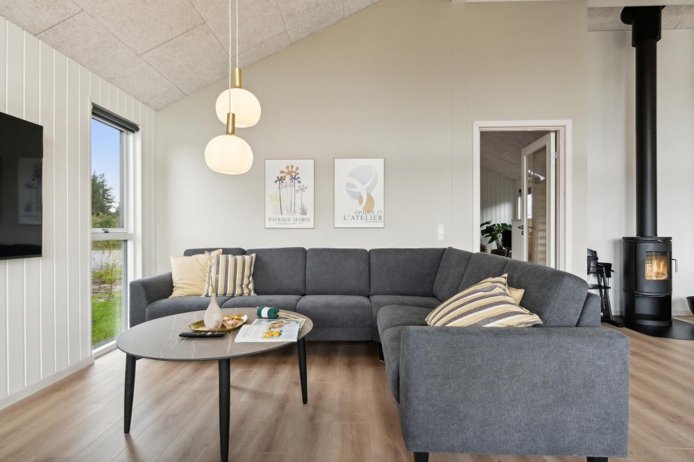 Sofahjørnet i luksushus 634 i Nordjylland.