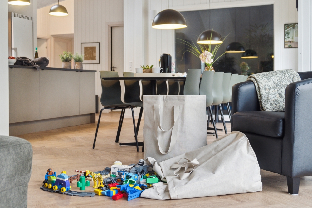 Det store lyse opholdrum i luksushus nr. 640 til 14.