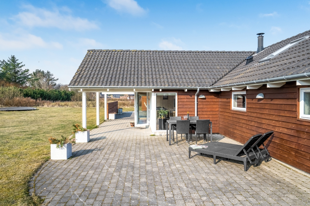 Luksushus nr. 236 har en dejlig terrasse med gode havemøbler til 14 personer.
