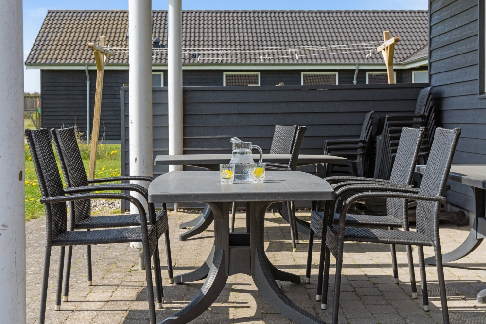 Luksushus nr. 192 har en dejlig terrasse med gode havemøbler til 22 personer.