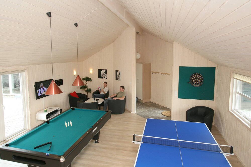 Ud over de mange timer, man kan bruge i husets pool-afdeling, så byder luksushus 195 også på billard/bordtennis og dart