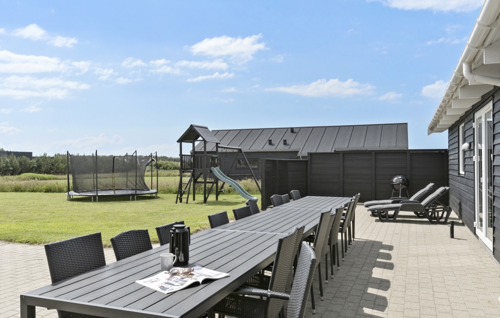 Luksushus nr. 193 har en dejlig terrasse med gode havemøbler til 16 personer.
