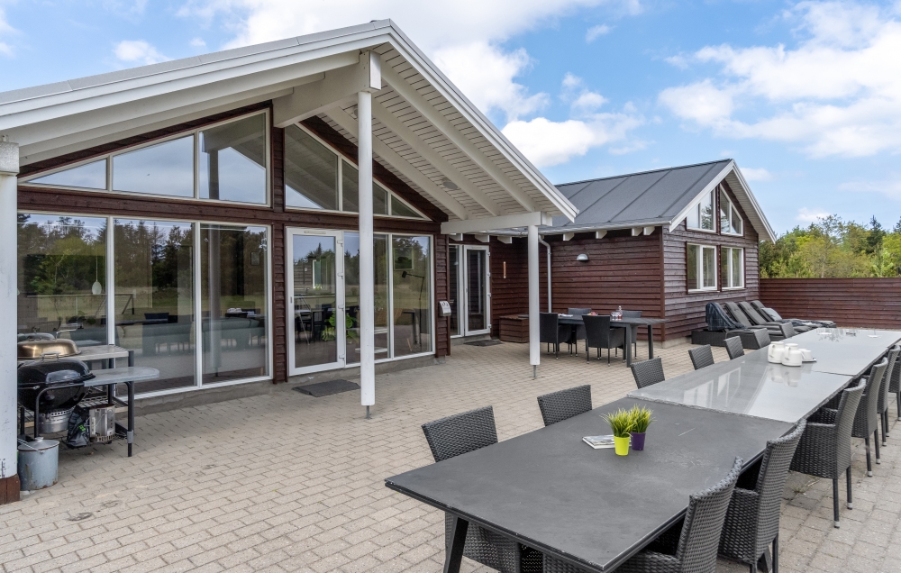 Dette skønne poolhus nr. 304 med plads til 18 personer ligger i Nordjylland